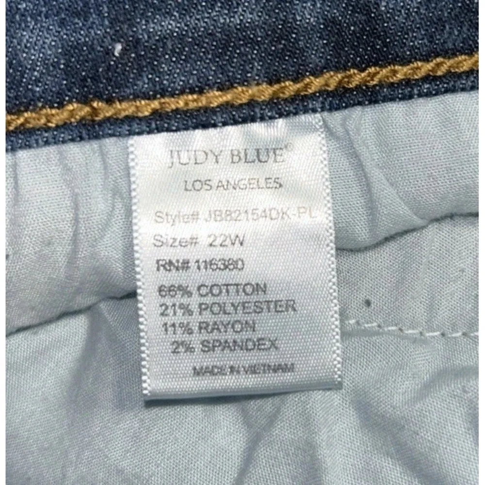 Judy Blue Capri Fit Jeans Women's Size 22W Dark Wash - Picture 8 of 9